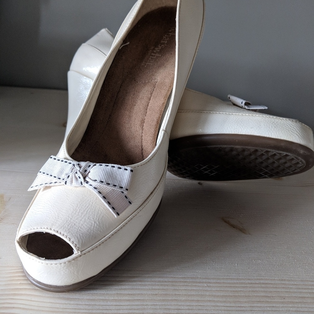 What's What High Heeled Peep-Toe Size 9 1/2